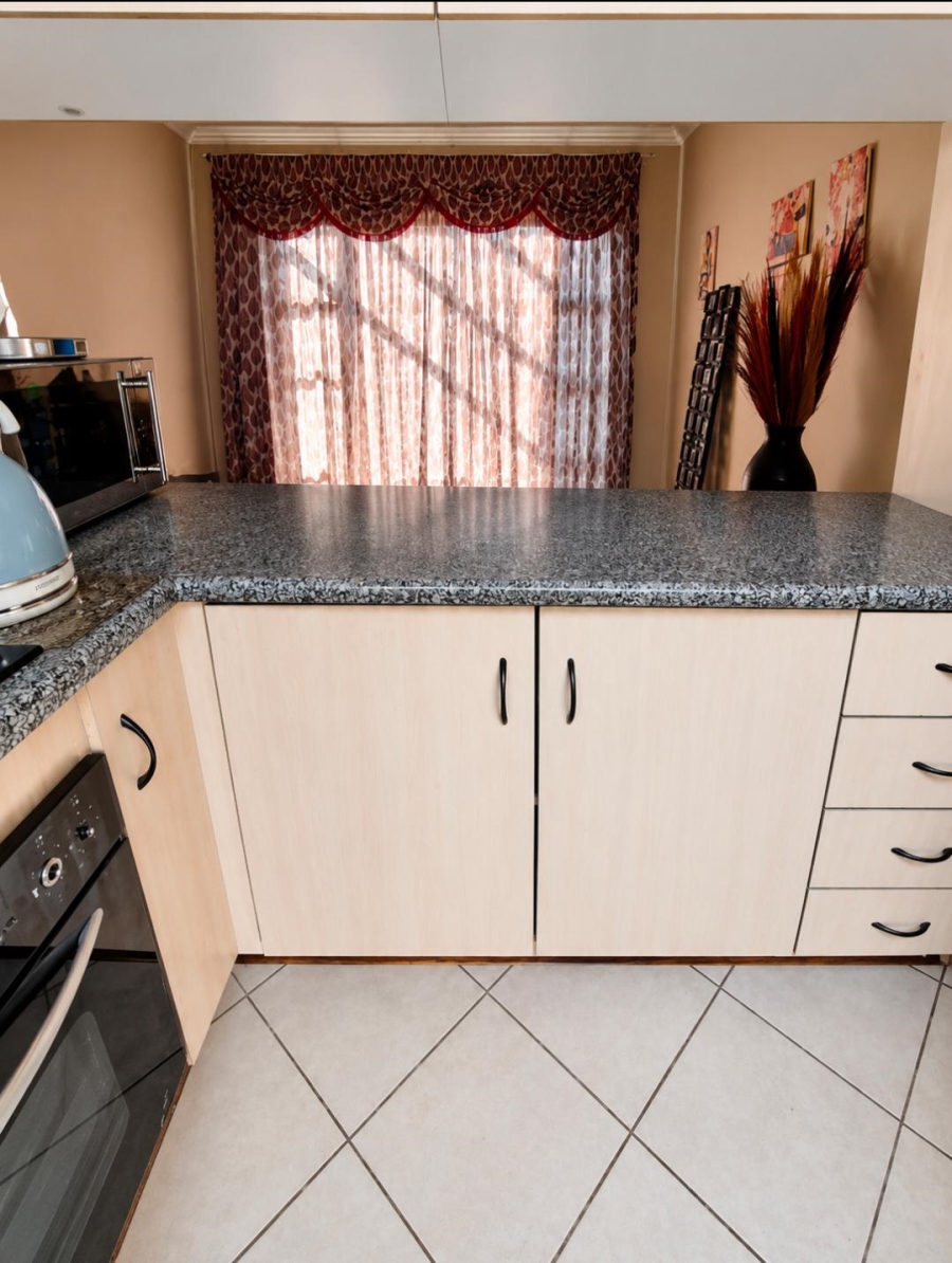 2 Bedroom Property for Sale in Flamwood North West
